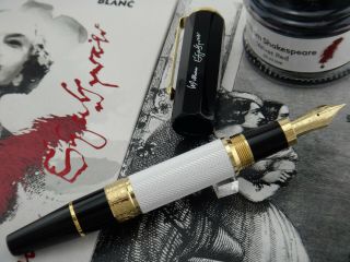 Montblanc 2016 William Shakespeare Writers Limited Edition 8700 Fountain Pen Om