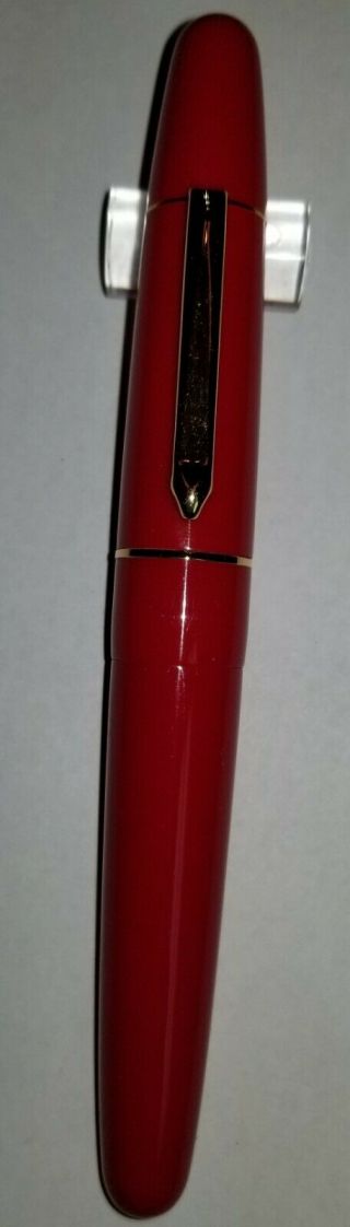 Sheaffer Legacy Fountain Pen / 18k F Gold Nib Cherry Red Torpedo Special