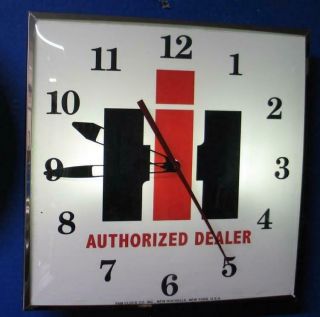 Vintage Pam Lighted Advertising IH INTERNATIONAL HARVESTER Clock 3