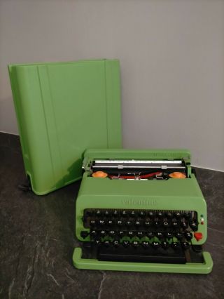 Machine à écrire Typewriter Ettore Sottsass Valentine Olivetti