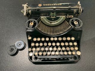 Vintage Underwood Portable Typewriter 1930’s