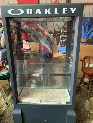 Oakley Sunglasses Glass Display Case Cabinet 4 Shelves With Keys
