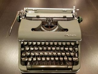 Vintage 1959 Olympia SM - 4 Green Portable Typewriter, 4