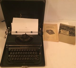 Vintage Underwood Universal Touch Tuning Portable Typewriter With Case