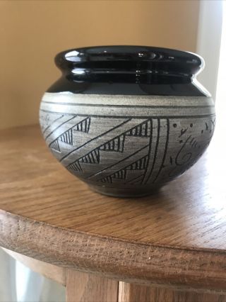 Signed Clark Navajo Pottery Vase Native American Etched Carved 3.  75” Black Grey