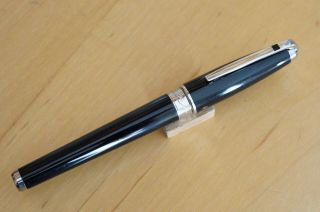 S.  T.  Dupont Olympio X - Large Fountain Pen - F 18k Nib - Platinum Trims -