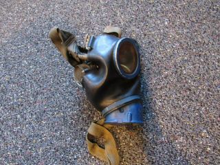 Wwii German Gas Mask With Straps Amber Lenses And Blue Fittings