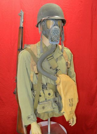 Ww 2,  U.  S.  M3 A1 Diaphragm Mask With Carrier