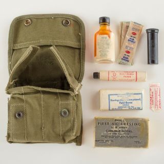 Usmc Wwii Jungle First Aid Kit W/contents 1945