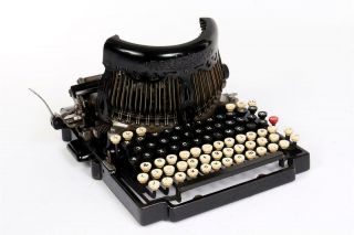 Vintage C1910 " Royal Bar - Lock " Typewriter 1409