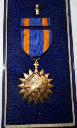 Wwii Usaaf Air Medal Pin - Back With Ribbon With Pin - Back Ribbon Bar And Case