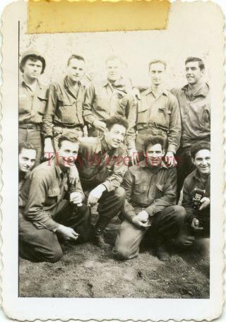 Wwii Photo - 30th Infantry Division - Us Army Gis Posed For Group Shot