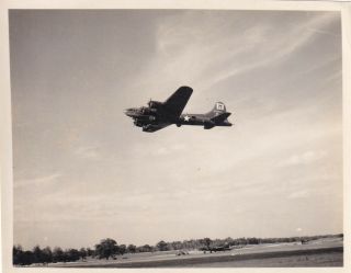 Wwii Photo Aaf 388th Bomb Group B - 17 Bomber Tail Markings Landing 30