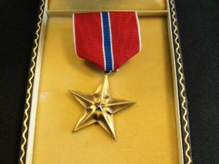 Ww2 Us Bronze Star Medal With Lapel Pin In Coffin Box