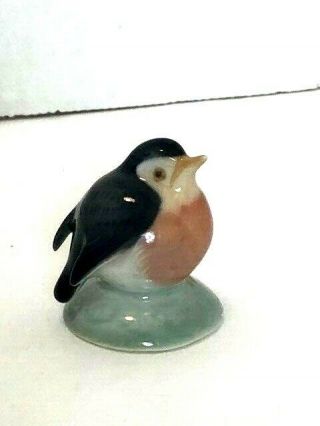Vintage Royal Copenhagen Porcelain Robin Bird Figurine 2238 1 5/8 " Euc