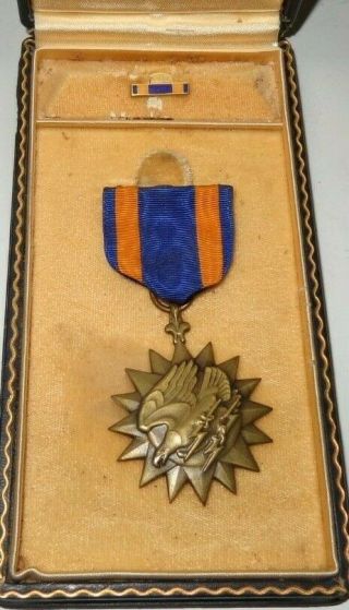 Wwii Usaaf Air Medal Pin - Back With Ribbon With Pin - Back Ribbon Bar And Box