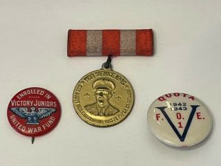 Vtg Wwii Era Home - Front Gen.  Eisenhower Boy Scouts Waste Paper Medal,  V Buttons