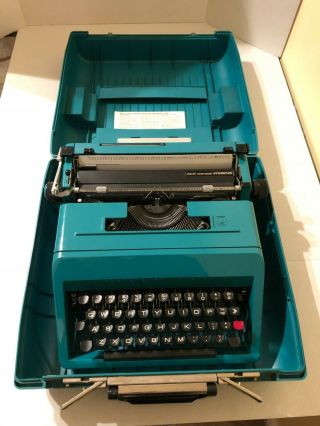 Olivetti Underwood Studio 45 Portable Typewriter Made In Canada