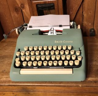 1962 Smith Corona Sterling Vintage Portable Typewriter Seafoam Green W Hard Case