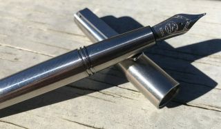 Titanium Gist Fountain Pen With Medium Steel Bock Nib