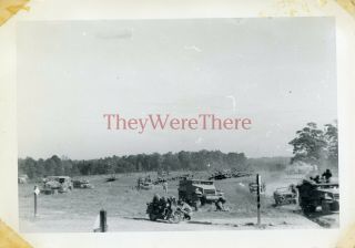 Wwii Photo - 1st Armored Division - Us Army Trucks/ Jeeps / Half - Tracks