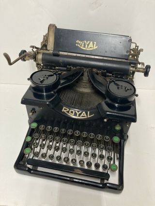 1921 Royal Model 10 Typewriter,  X577158,  Beveled Glass,  Needs Lub/cleaning