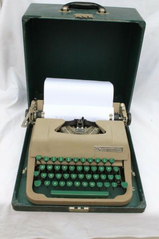 Vintage Underwood Leader Typewriter,  Green Marbled Carrying Case.  Gd Cond