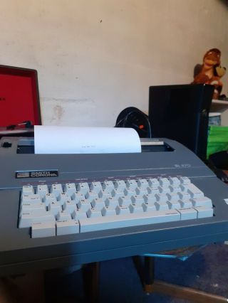 Smith Corona Sl 470 Portable Electric Typewriter W/ Cover