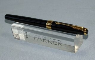 Parker Sonnet Premier Lacquer Black Gold Trim Fountain Pen,  Medium Nib.