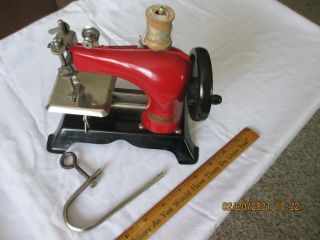 Vintage Pressed Metal Toy " Little Princess Sewing Machine " No.  325,  Hoge Mfg Co.