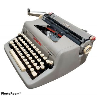 Vintage Royal Quiet Deluxe Portable Typewriter White Keys/ Hard Case With Key