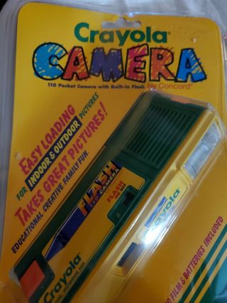 Vintage 1997 Crayola 110 Flash Camera.  Novelty Complete in Paackaging. 2
