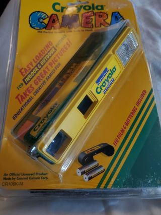 Vintage 1997 Crayola 110 Flash Camera.  Novelty Complete in Paackaging. 3