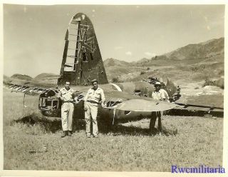 Org.  Photo: Us Troops W/ Shot Down Japanese Ki - 67 Bomber Wreckage In Field (1)