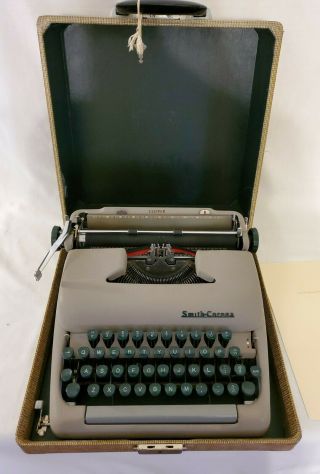 Vintage Smith Corona Clipper Green Keys Typewriter With Case Key