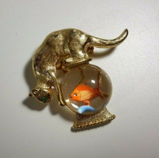Vintage Gold Crown Cat On Lucite Fish Bowl Pin Brooch Green Eye Orange Fish Exc