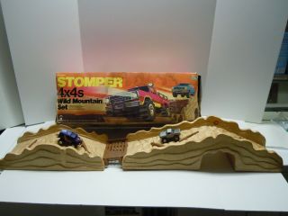 Vintage Stomper 4 X 4 Wild Mountain Set W/ Two Lighted 4x4 
