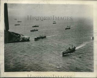 1941 Press Photo Convoy Under Escort Of A Sunderland With British Warships