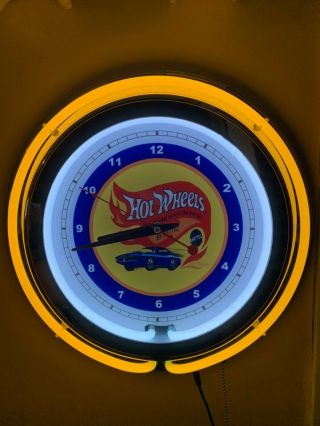Hot Wheels Toy Car Truck Store Bar Man Cave Yellow Neon Advertising Clock Sign