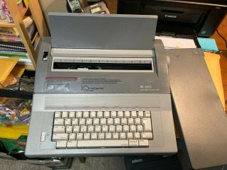 Smith Corona Sl 580 Electric Typewriter Keyboard With Keyboard Cover