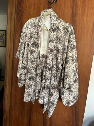 Vintage Haori/silk 15 To 25 Years Old.  Gray And Peach Flowers On Cream Color