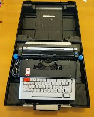 Vtg Olivetti Lettera 36 Portable Electric Typewriter White,  & Case