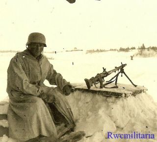 Winter Front Helmeted Wehrmacht Soldier In Position W/ Mg - 34 Machine Gun