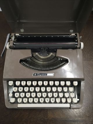 Vintage Montgomery Ward Signature 100 Typewriter With Case Brown Ebk 8009a