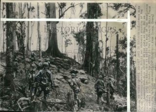 1944 Press Photo Us Soldiers Advance On Japanese Position At Bougainville,  Wwii