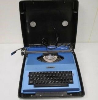 Vintage Blue Royal Apollo 12 Gt Electric Typewriter In Case