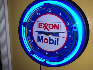 Exxon Mobil Oil Gas Service Station Garage Man Cave Neon Clock Sign