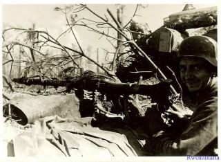 Press Photo: Deadly Wehrmacht Mg - 34 Machine Gunner In Fighting Position