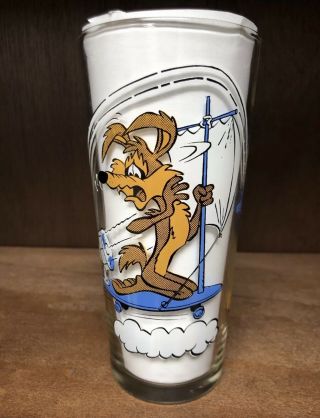 Very Rare Looney Tunes Road Runner & Wile E Coyote Pepsi Glass 1976 Sailplane