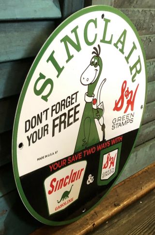 VINTAGE 1967 SINCLAIR DINO DON’T FORGET S&H GREEN STAMPS GAS OIL PORCELAIN SIGN 2